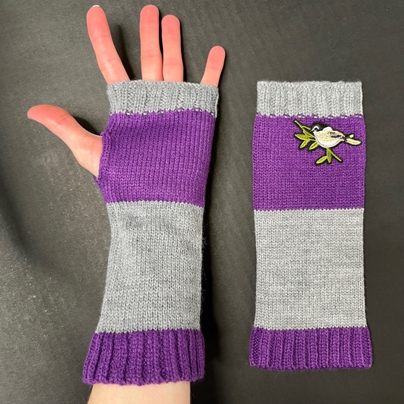 ❤️3/$30!Knit Fingerless Gloves Purple Striped Bird Hand Warmers Wrist Armwarmers - Picture 4 of 5